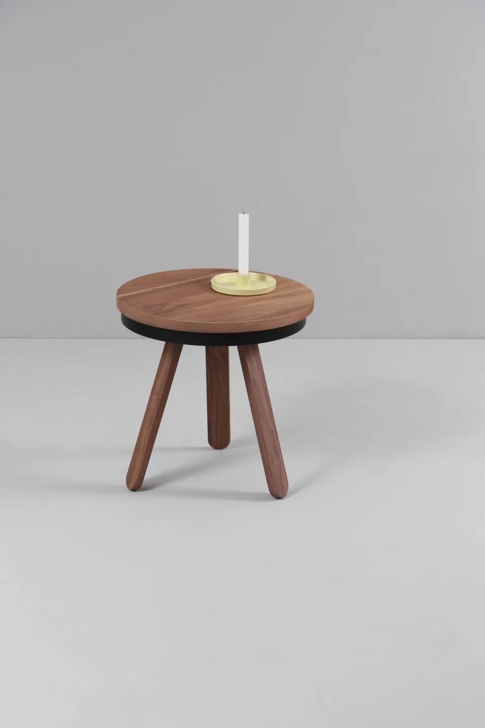 Table d'appoint en noyer et noire 42 cm Batea - Woodendot