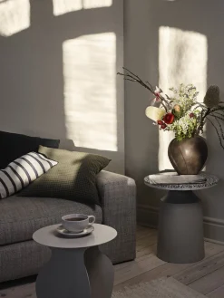 Table d'appoint en terrazzo noir et fer gris Agari - Broste Copenhagen