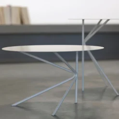Table d'appoint gris clair Twin Alto - Meme Design
