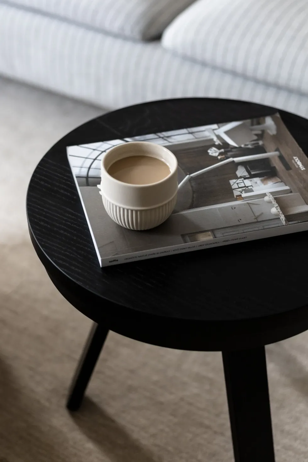 Table d'appoint noire 42 cm Batea - Woodendot