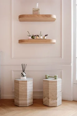 Table d'appoint octogonale en travertin et onyx blanc 39x50cm Gisou - Studio Gaïa