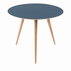 Table d'appoint ronde en chêne et plateau en linoléum bleu 55 cm Arp - Gazzda