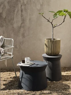Table d'appoint ronde en fibre d'argile gris charbon 40x46cm Fiber - Broste Copenhagen