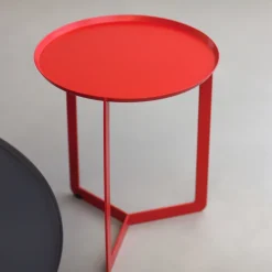Table d'appoint rouge Round 1 - Meme Design