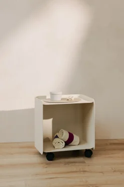 Table d'appoint à roulettes en acier beige 40x30x43,5cm Juno - Metallbude