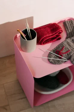 Table d'appoint à roulettes en acier rose 40x30x43,5cm Juno - Metallbude