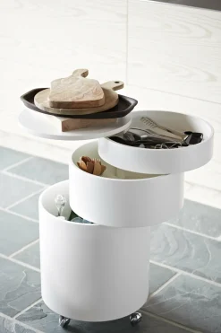 Table d'appoint sur roues en bois moulé blanche Barboy - Verpan