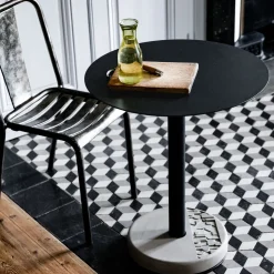 Table de bistro ronde noire Donut - Lyon Béton