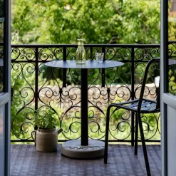 Table de bistro tronquée noire Donut - Lyon Béton