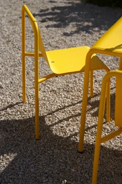 Table de jardin en acier thermolaqué jaune soleil 6 places 160x90cm Panorama - TIPTOE