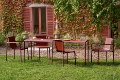 Table de jardin en acier thermolaqué rouge brique 2 places 90x90cm Panorama - TIPTOE