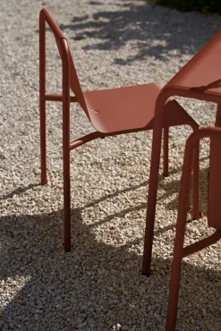 Table de jardin en acier thermolaqué rouge brique 8 places 190x90cm Panorama - TIPTOE