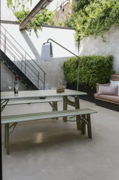 Table de jardin en pin desert sage 180x79x75cm Avenue - Zuiver