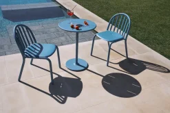 Table de jardin ronde en aluminium bleu 60x76cm Fred's - Fatboy