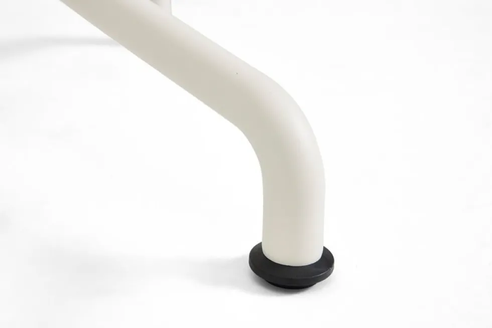 Table de jardin ronde en aluminium laqué blanc cassé 55x74cm Deville - HAY