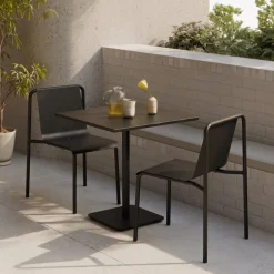 Table d'extérieure carré en acier thermolaqué rouge brique 70x70cm Moka - TIPTOE