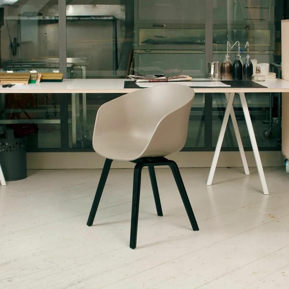 Table en acier noire L160 cm Loop Stand - HAY