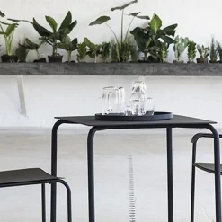 Table en aluminium noir August - Serax