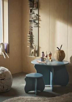Table en bois bleu 71x48cm - Ferm Living