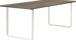 Table en chêne massif fumé et aluminium blanc 255 x 108 cm 70/70 - Muuto