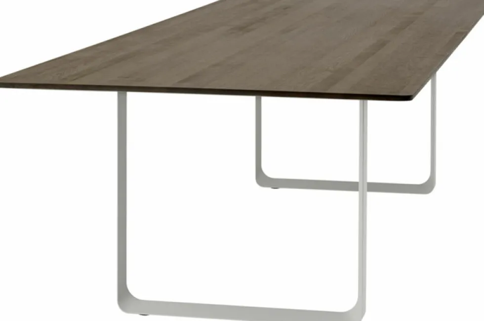 Table en chêne massif fumé et aluminium gris 295 x 108 cm 70/70 - Muuto