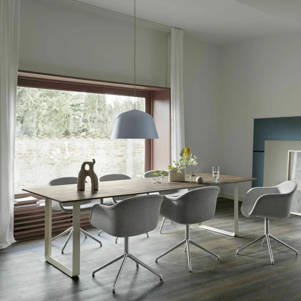 Table en chêne massif fumé et aluminium gris 295 x 108 cm 70/70 - Muuto