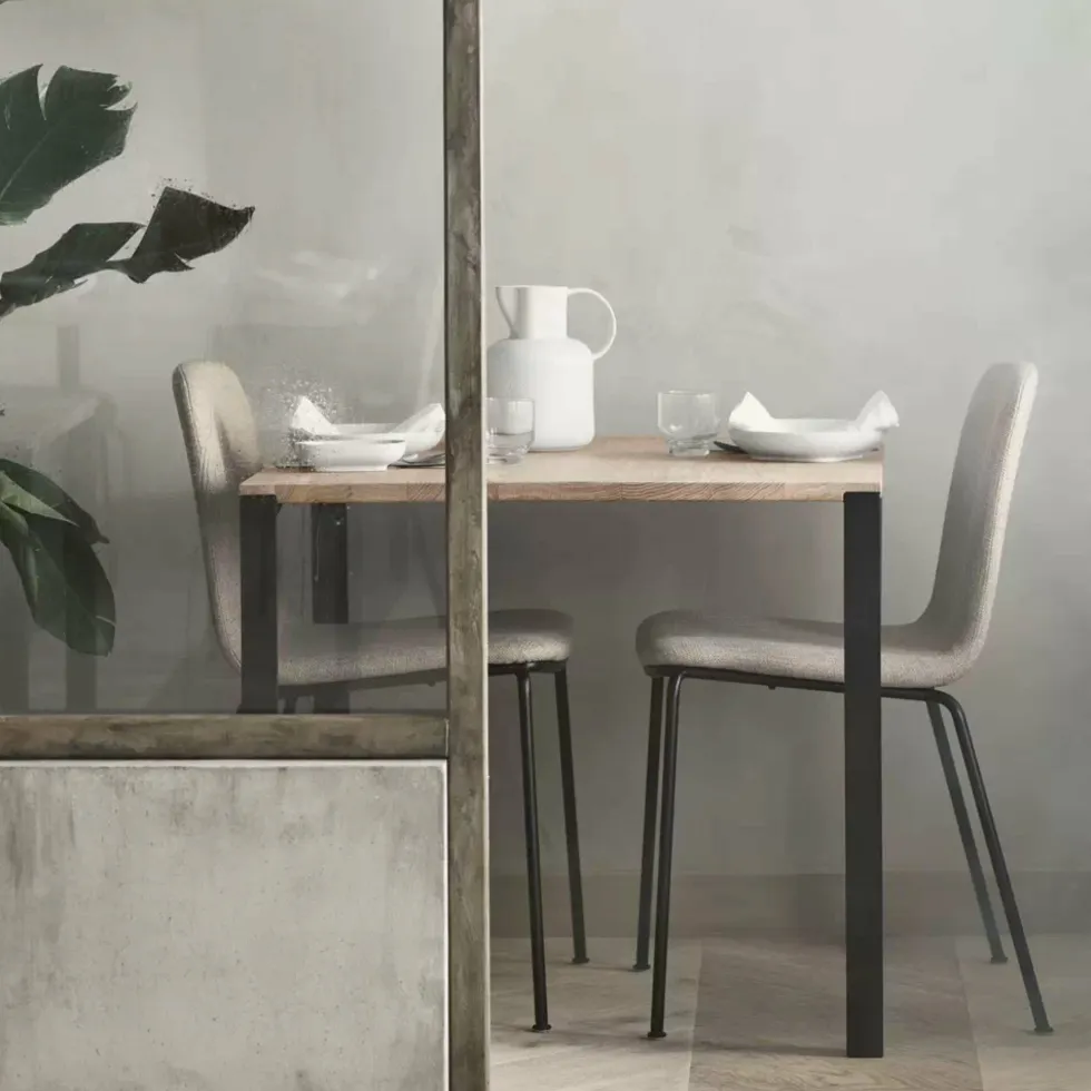 Table en chêne massif huilé et acier laqué noir 90 x 240 cm Link - Bolia