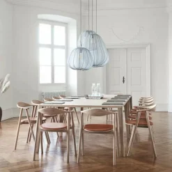 Table en chêne massif huilé pigmenté blanc 130 x 130 cm Graceful - Bolia