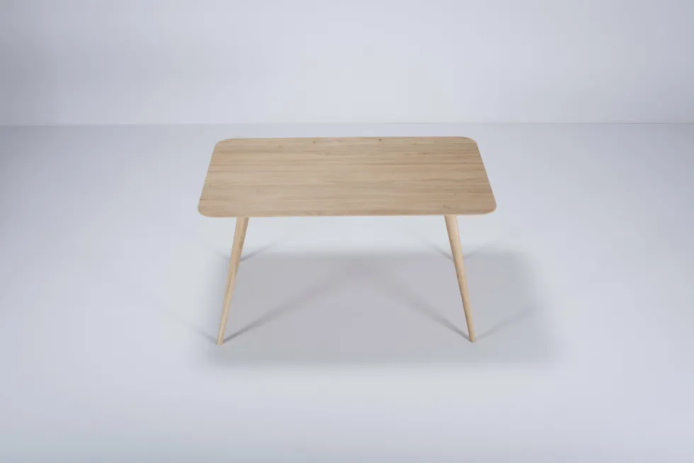 Table en chêne massif huilé 90 x 140 cm Stafa - Gazzda