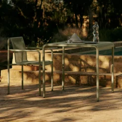 Table en fer vert clair 80x74cm Dapple - Ferm living