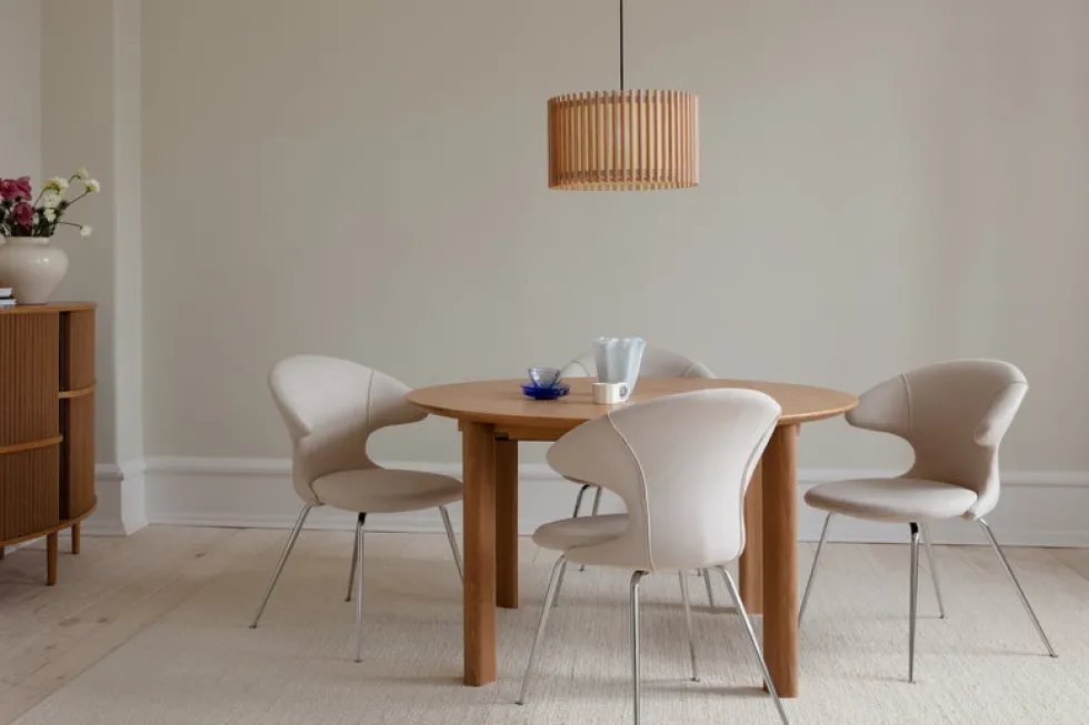 Table extensible en chêne naturel 132/202 x 74 cm Comfort Circle - UMAGE