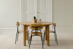 Table extensible en chêne naturel 132/202 x 74 cm Comfort Circle - UMAGE