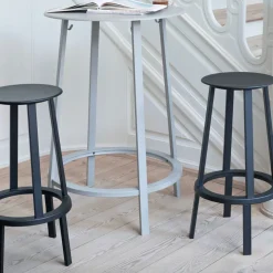 Table haute en aluminium gris Revolver - HAY