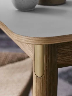Table à manger avec rallonge en chêne fumé stratifié Fenix 240 à 340 cm Patch HW2 - &Tradition