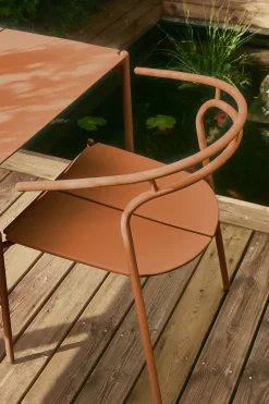 Table à manger carrée en acier Terracotta 80 x 80 cm Novo - AYTM