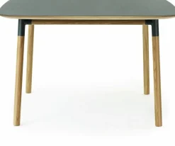 Table à manger carrée en chêne et lino vert 120 x 120 cm Form - Normann Copenhagen