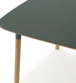 Table à manger carrée en chêne et lino vert 120 x 120 cm Form - Normann Copenhagen