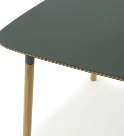 Table à manger carrée en chêne et lino vert 120 x 120 cm Form - Normann Copenhagen
