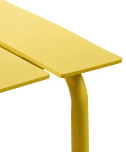 Table à manger d'extérieur carrée en métal jaune 70x70x75cm - valerie_objects