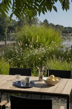 Table à manger d'extérieur en acier noir chaud 150 cm Ville AV25