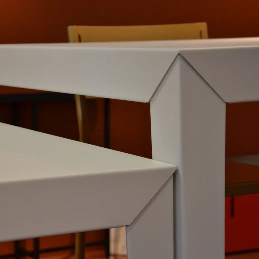 Table à manger en aluminium noir 180 cm Zef - Matière Grise