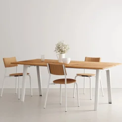 Table à manger en bois ancien et piètement en acier noir 190 x 95 x 75 cm New modern - TIPTOE