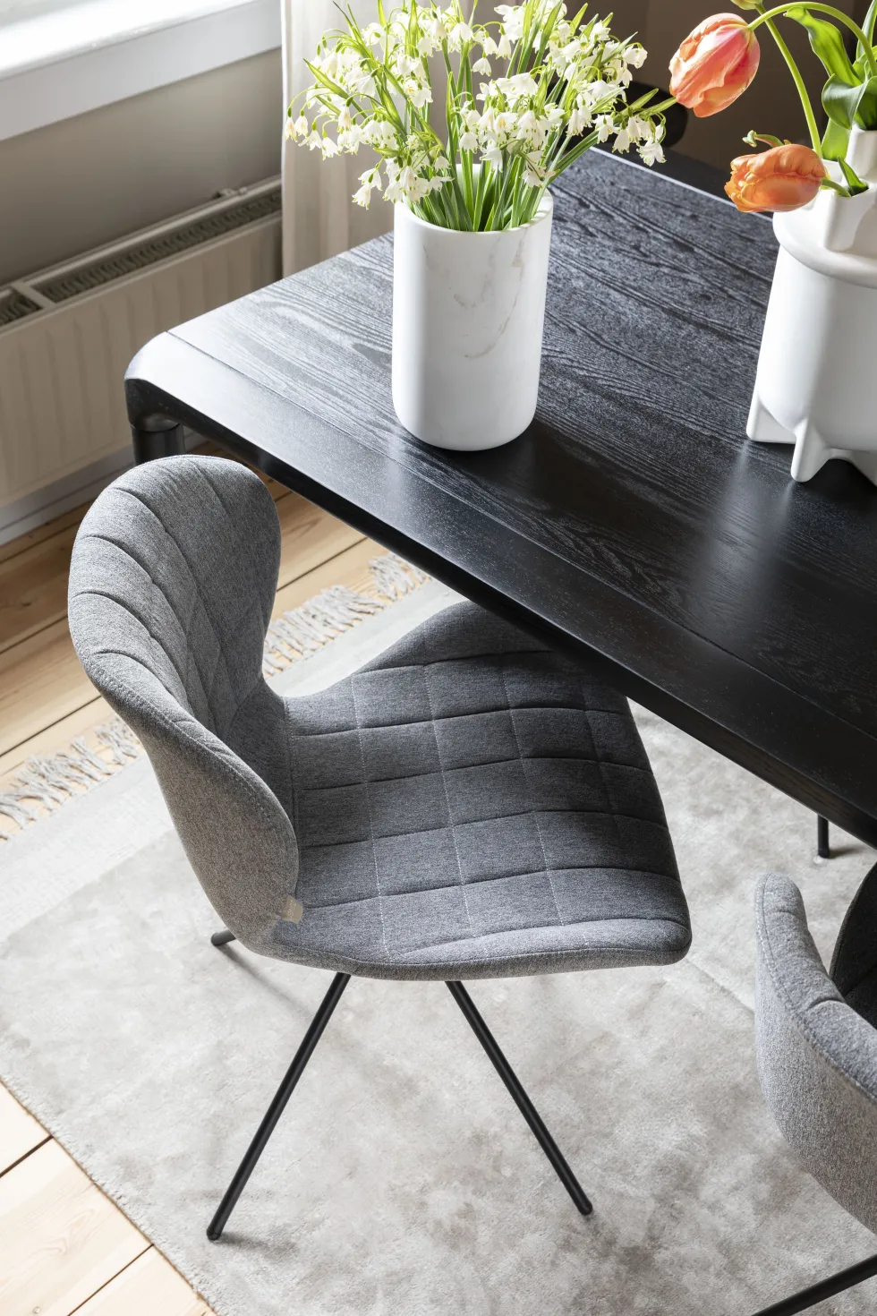 Table à manger en frêne noir 160x90cm Storm - Zuiver