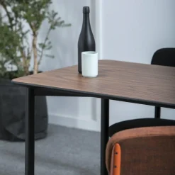 Table à manger en noyer Residence 174 - Kann Design