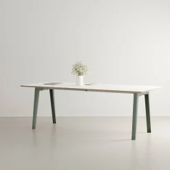 Table à manger en stratifié blanc 220 x 95 cm piètements gris eucalyptus New Modern - Tiptoe