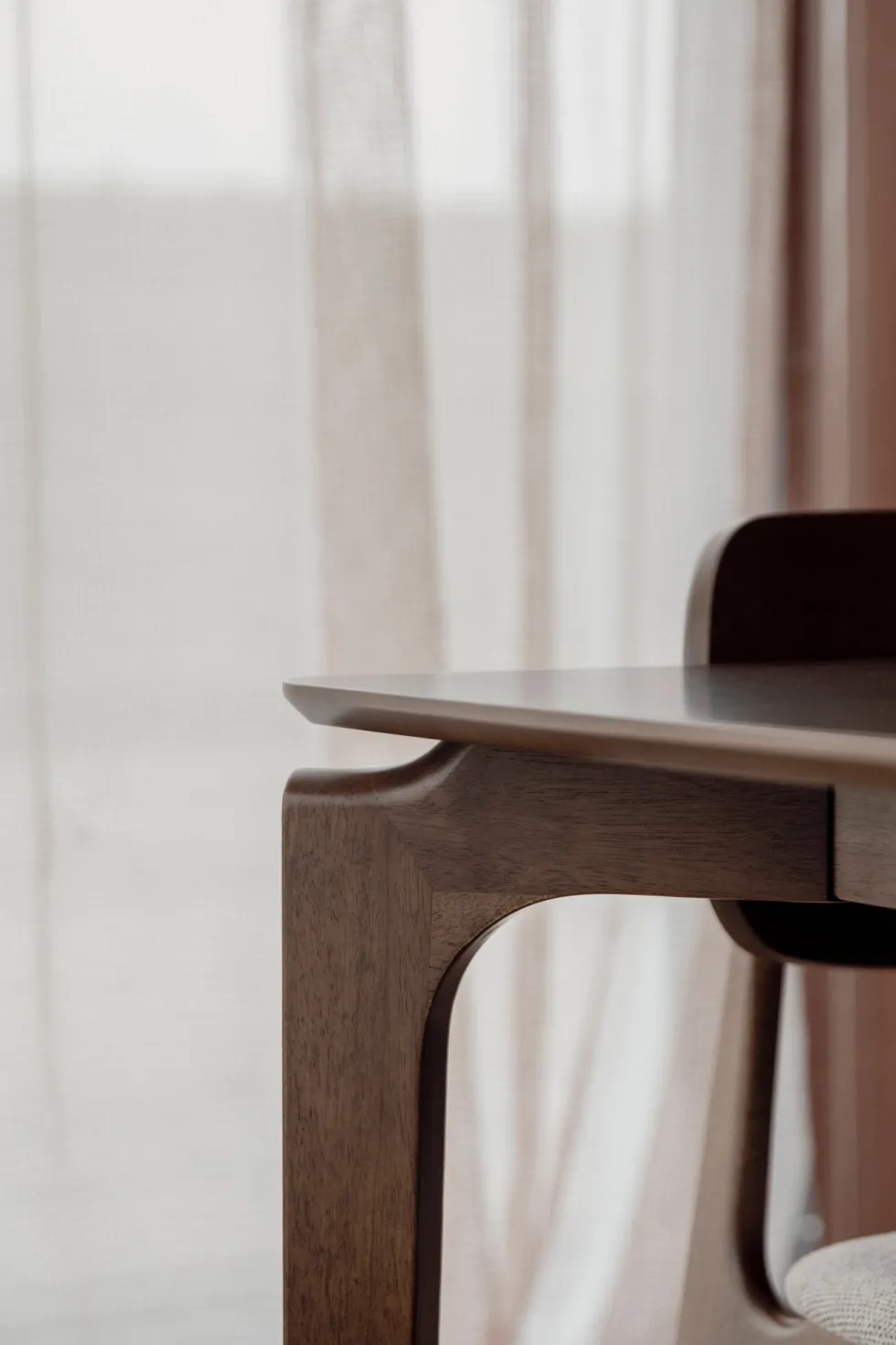 Table à manger rectangulaire en bois d'hévéa 160x90x75cm Savone - Dutchbone