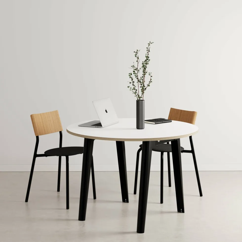 Table à manger ronde 110 cm en bois éco-certifié blanc et pieds noirs graphite New Modern - Tiptoe