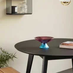 Table à manger ronde 120 cm en bois noir - Hübsch