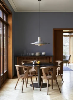 Table à manger ronde en marbre noire et base en acier noire 120 cm - &Tradition