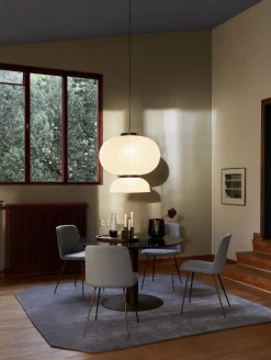Table à manger ronde en marbre noire et base en acier noire 120 cm - &Tradition